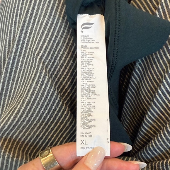 Fabletics Black Twist Halter Bralette size XL forest green - Picture 4 of 4